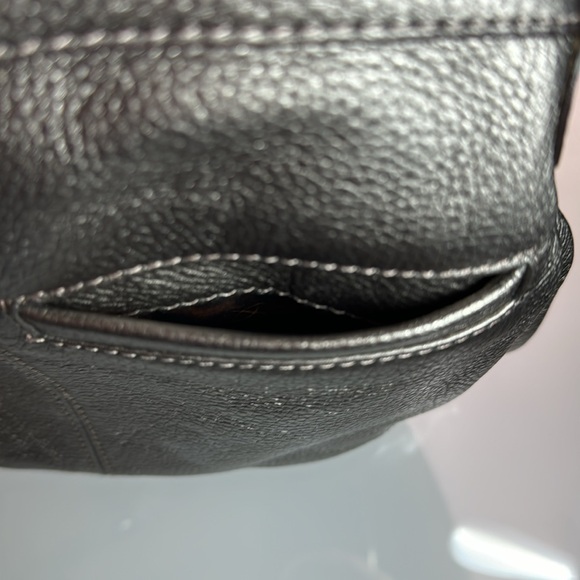 B Makowsky metallic pewter pebbled leather crossbody bag - Picture 7 of 13